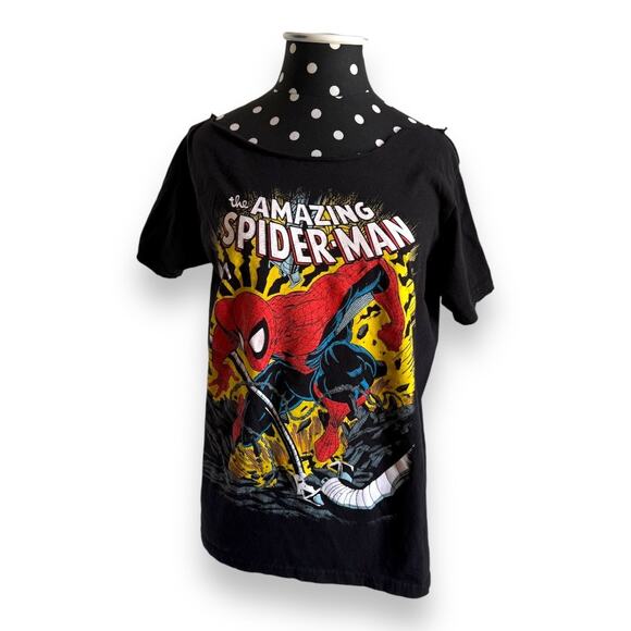 Marvel‎ Womens Tee Sz S Cut Out Neck Spider-Man Black Cartoon Comic Shirt Top - Picture 3 of 8